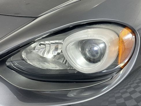 Used 2018 FIAT 124 Spider Classica w/ Technology & Siriusxm Group image 27