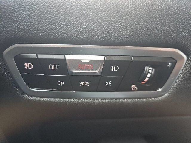 Used 2020 BMW X7 M50i AWD/4WD image 17