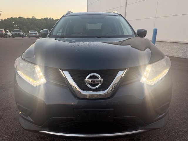 Used 2016 Nissan Rogue SV AWD/4WD image 2