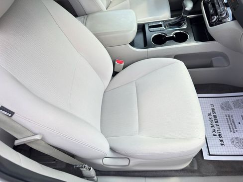 Used 2019 Kia Sedona L FWD image 52