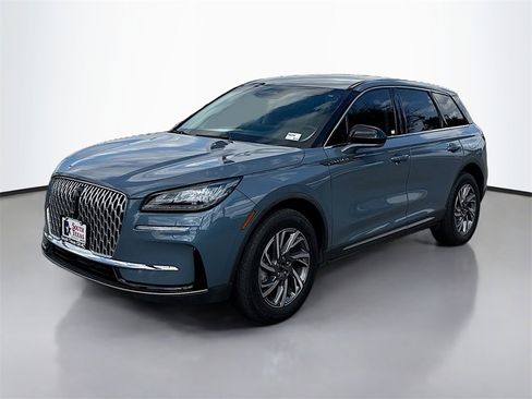 Used 2023 Lincoln Corsair FWD image 3