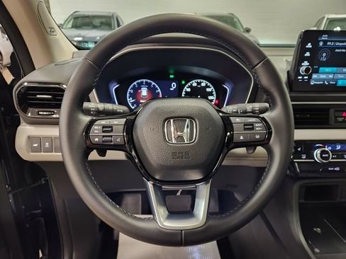 Used 2024 Honda Pilot Touring image 19