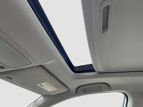 Used 2018 Honda Accord Touring image 4