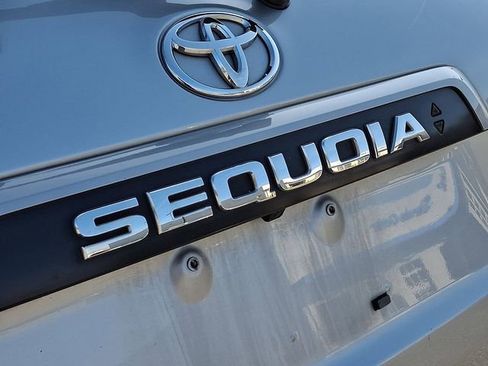 Used 2020 Toyota Sequoia Limited w/ Safety & Convenience Package AWD/4WD image 34