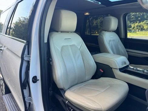 Used 2019 Ford Expedition Max Platinum AWD/4WD image 25