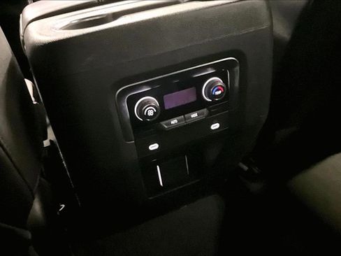 Used 2021 Chevrolet Suburban Z71 image 11