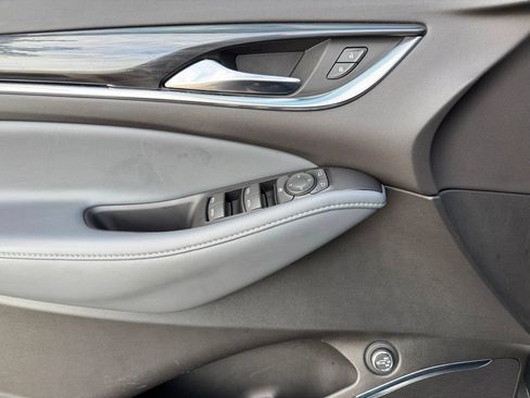 Used 2023 Buick Enclave Essence FWD image 16
