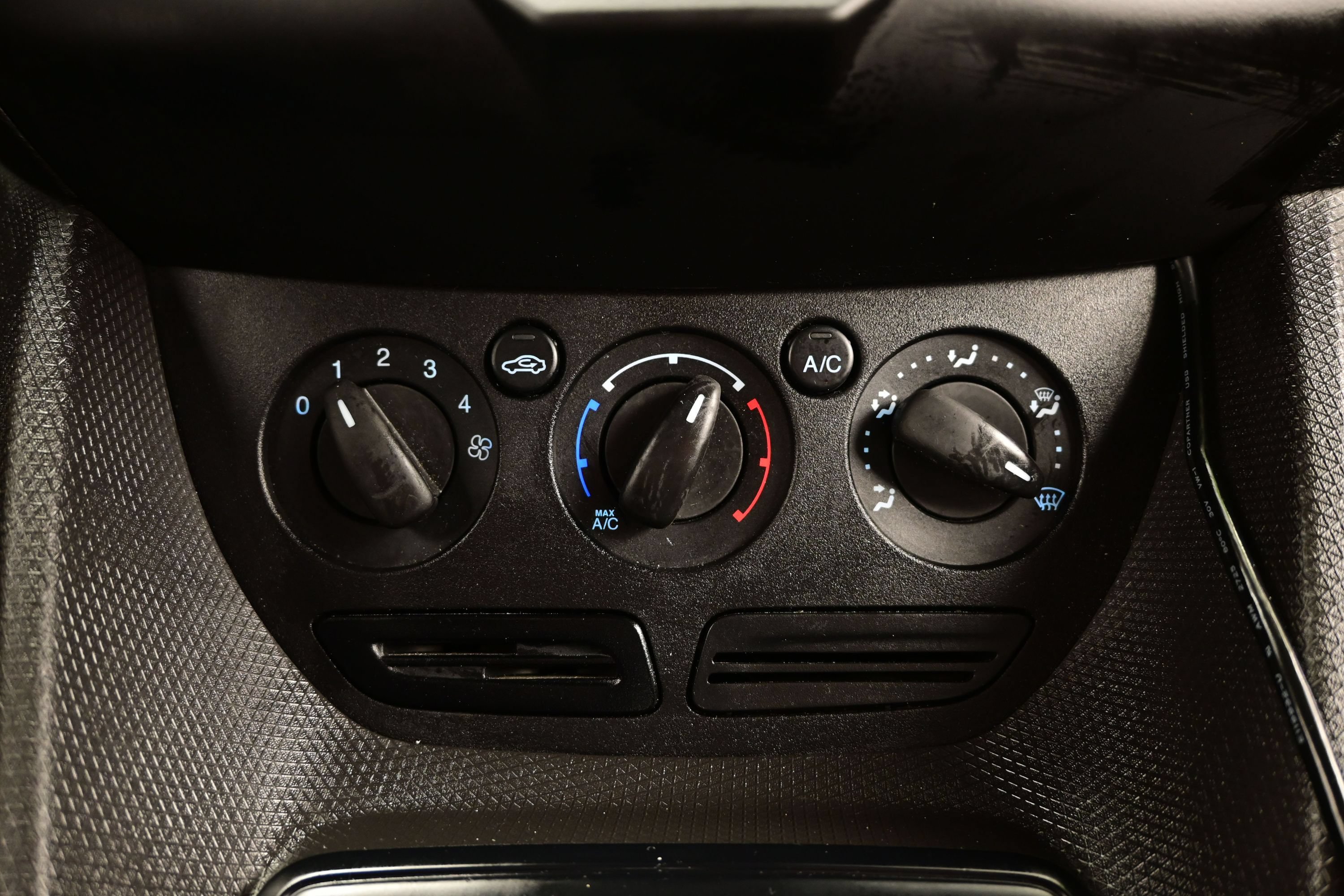 Used 2014 Ford Transit Connect XL FWD image 18