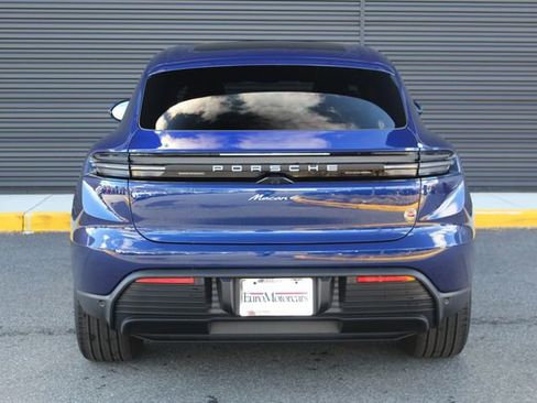 New 2026 Porsche Macan 4 Electric image 7