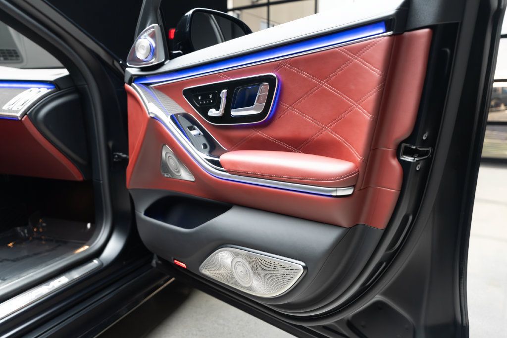 Used 2025 Mercedes-Benz S 63 AMG S image 40