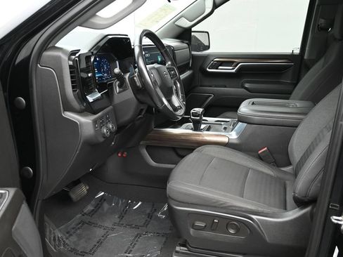 Used 2022 Chevrolet Silverado 1500 LT Trail Boss AWD/4WD image 12