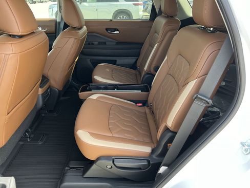 New 2026 Nissan Pathfinder Platinum w/ Cargo Package FWD image 15