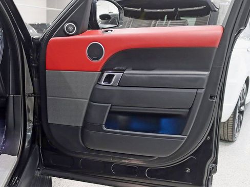 Used 2019 Land Rover Range Rover Sport HSE Dynamic image 41