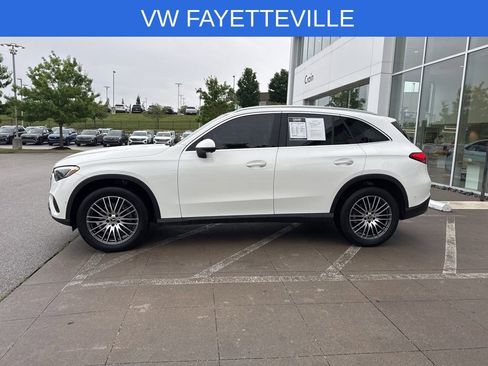 Used 2025 Mercedes-Benz GLC 300 4MATIC image 4