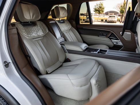 Used 2022 Land Rover Range Rover SV image 44