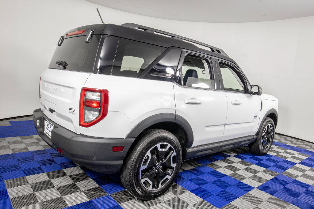 Used 2024 Ford Bronco Sport Outer Banks w/ Tech Package AWD/4WD image 6