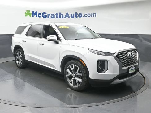 Used 2022 Hyundai Palisade SEL w/ Premium Package FWD image 2