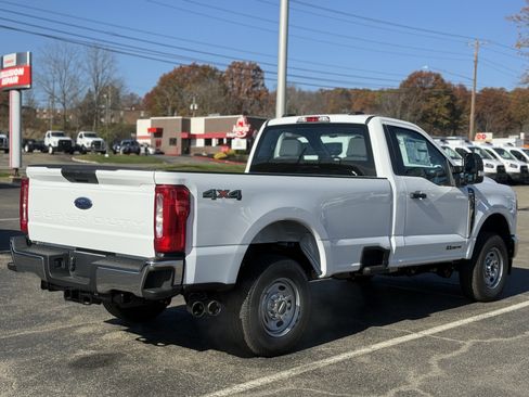 New 2026 Ford F250 XL w/ XL Chrome Package image 2