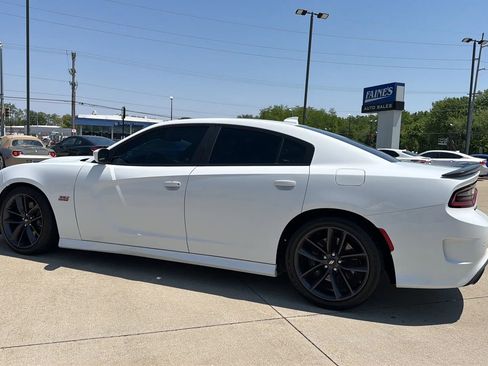 Used 2019 Dodge Charger Scat Pack RWD image 11