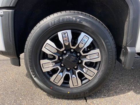 Certified 2024 GMC Sierra 2500 Denali w/ Denali Reserve Package AWD/4WD image 23