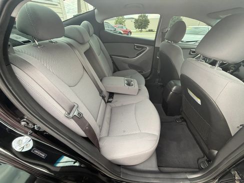 Used 2014 Hyundai Elantra SE FWD image 30