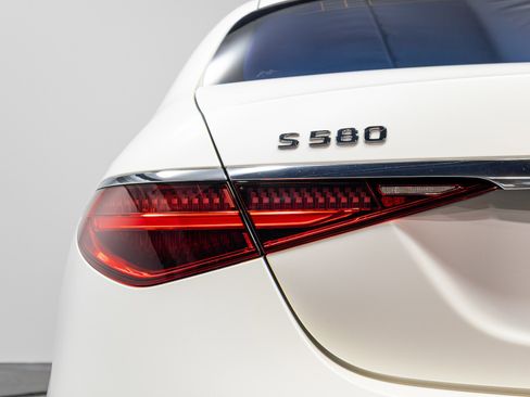Used 2023 Mercedes-Benz S 580 4MATIC Sedan w/ AMG Line image 49