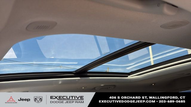 Used 2023 Jeep Grand Cherokee L Limited AWD/4WD image 11