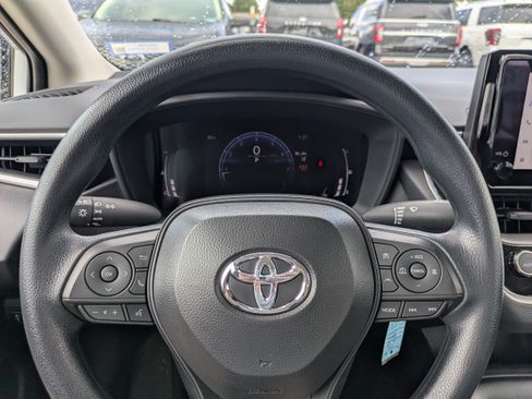 Used 2026 Toyota Corolla LE FWD image 22