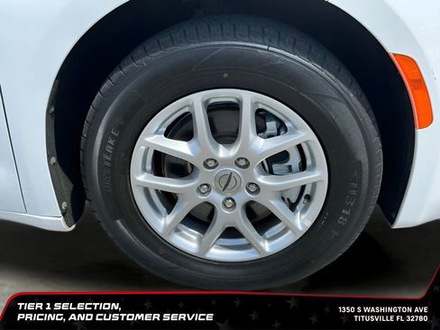 Used 2023 Chrysler Voyager LX FWD image 32