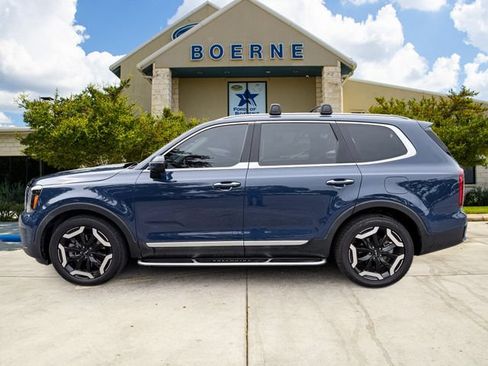 Used 2023 Kia Telluride S w/ S Sunroof Package FWD image 2