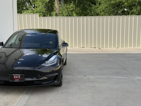 Used 2019 Tesla Model 3 Mid Range image 11
