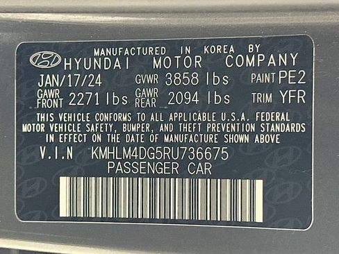 Used 2024 Hyundai Elantra SEL FWD image 31