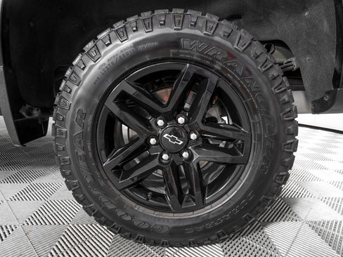 Used 2023 Chevrolet Silverado 1500 LT Trail Boss w/ LT Trail Boss Premium Package AWD/4WD image 29
