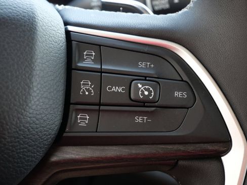 Used 2023 Jeep Grand Cherokee 4WD 4xe image 29