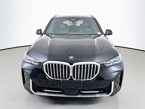 Used 2024 BMW X5 xDrive40i w/ Premium Package image 2