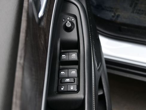 Used 2021 Jeep Grand Cherokee L Limited image 10