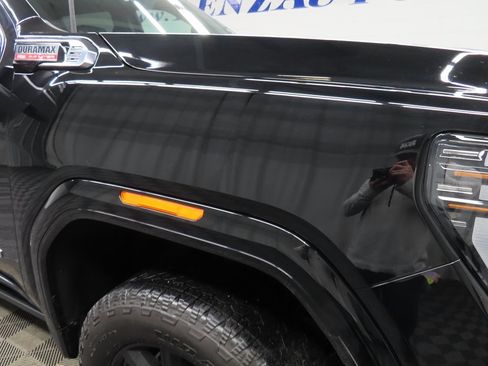 Used 2025 GMC Sierra 3500 AT4 image 36