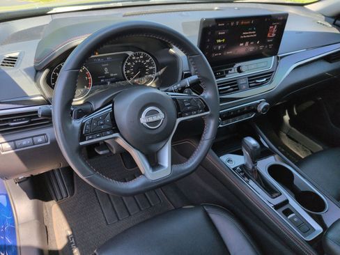 Used 2024 Nissan Altima 2.5 SR w/ SR Premium Package AWD/4WD image 16