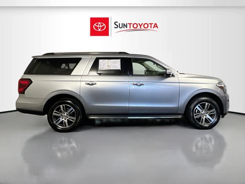 Used 2023 Ford Expedition Max Limited image 2