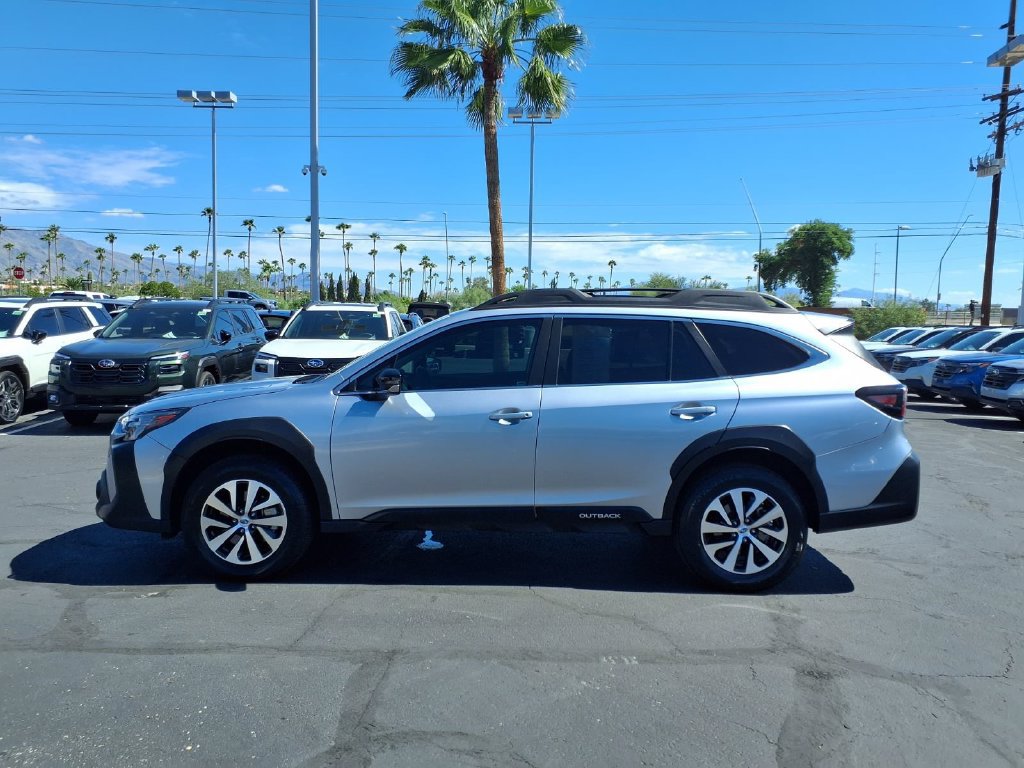 Used 2025 Subaru Outback Premium AWD/4WD image 12