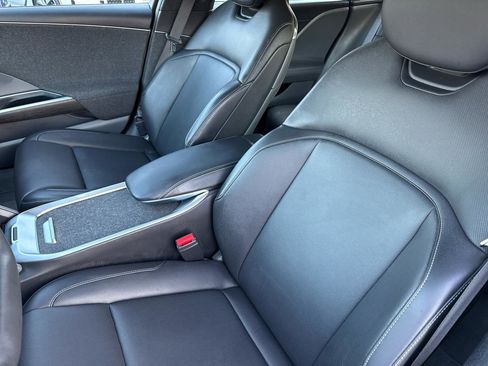 Used 2024 Lucid Air Touring image 29