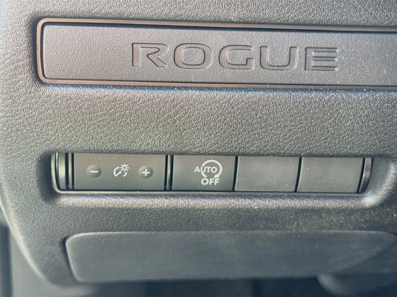 Used 2023 Nissan Rogue S FWD image 10