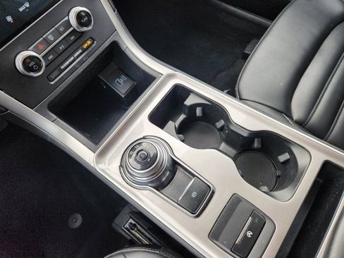 Used 2024 Ford Edge SEL image 18