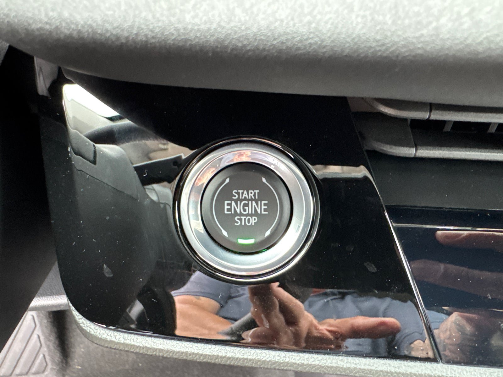 Used 2026 Buick Envision Sport Touring AWD/4WD image 33