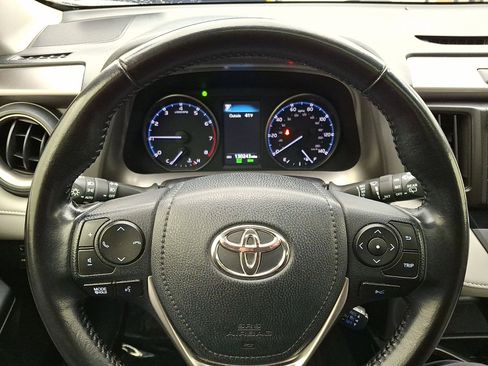 Used 2018 Toyota RAV4 XLE image 16