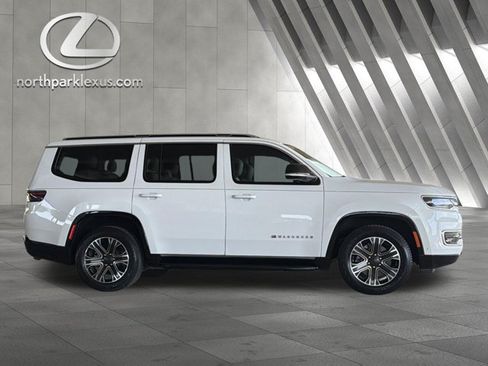 Used 2024 Jeep Wagoneer 2WD w/ Premium Group I image 4