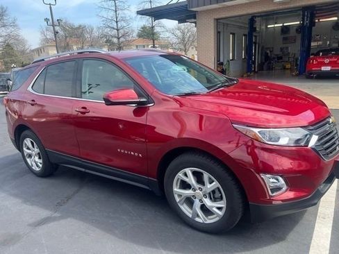 Used 2020 Chevrolet Equinox LT image 3