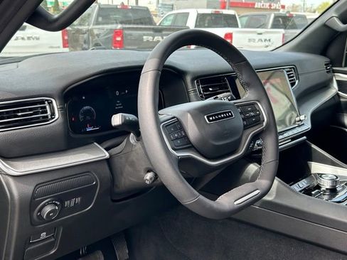 Used 2025 Jeep Wagoneer L 4WD image 25