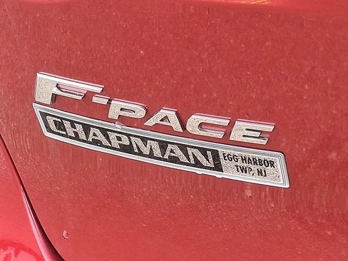 Used 2020 Jaguar F-PACE Premium image 32