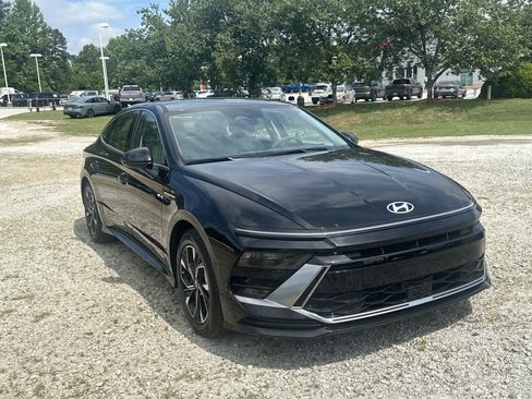 Used 2025 Hyundai Sonata SEL FWD image 3